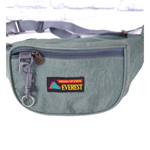 Everest Sport Handbags - Vintage Everest Sport Belt Pack Fanny Pack